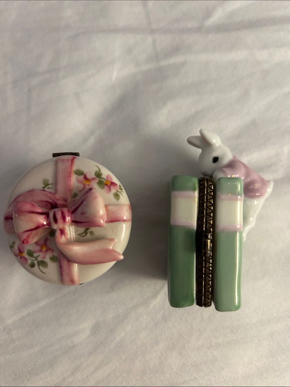 Porcelain trinket boxes